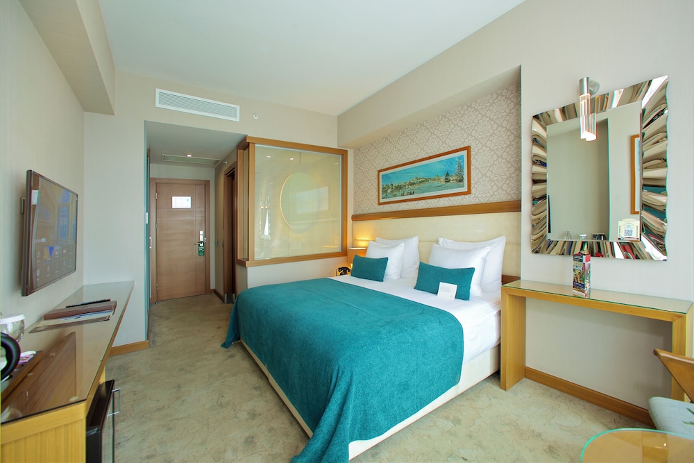 Momento Golden Horn Otel - Image 45