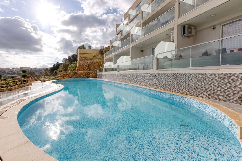 Xag ra Escape Penthouse With Views Pool Access
