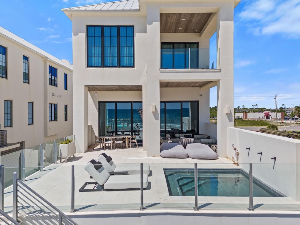 Casa Playa at Eleanor Beach