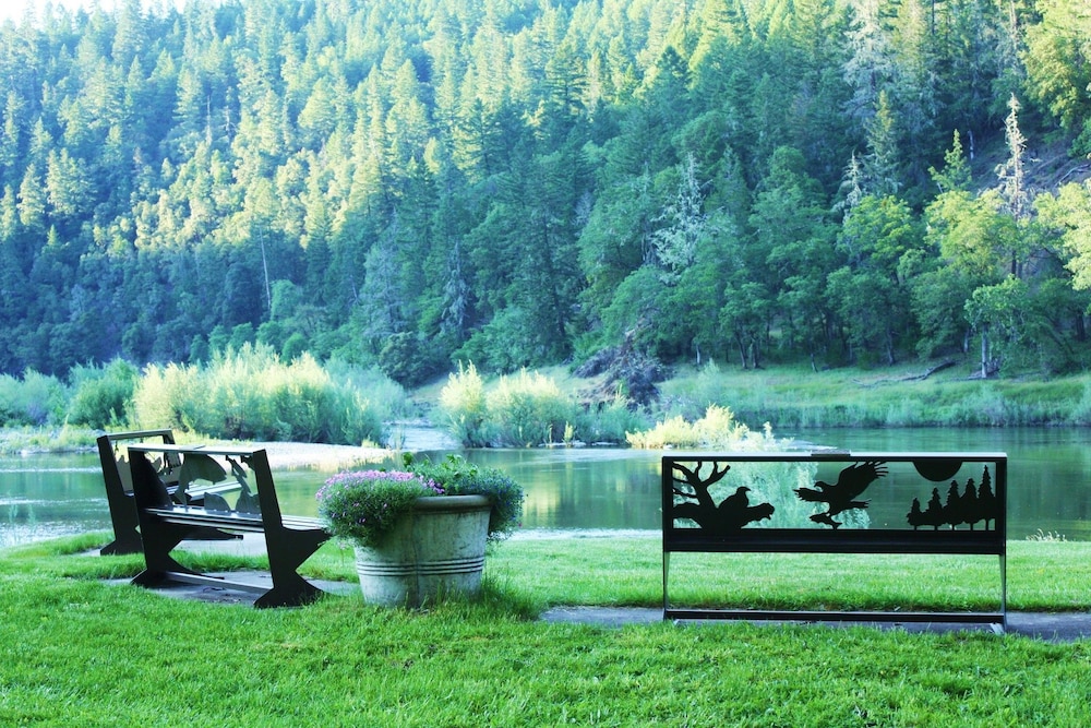 Morrison's Rogue River Lodge