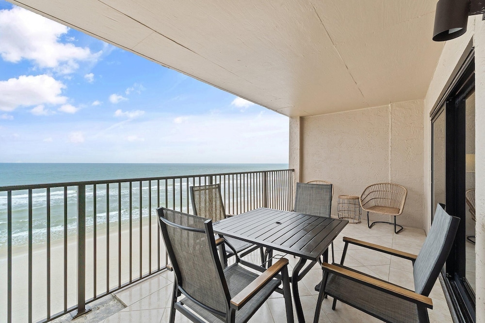 Ocean Breeze East 703