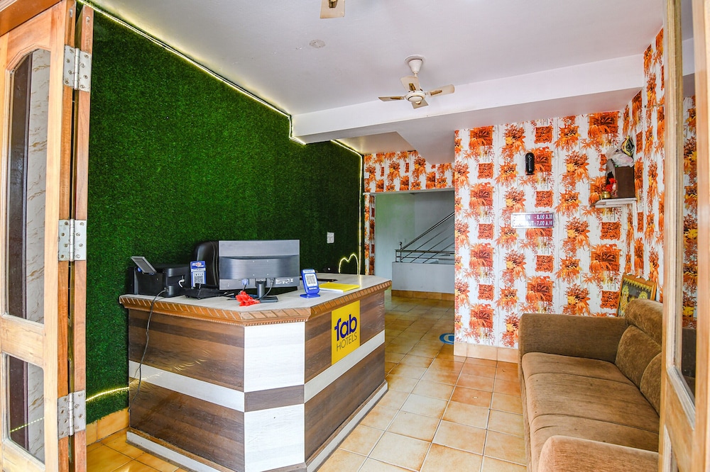 Lobby & Reception