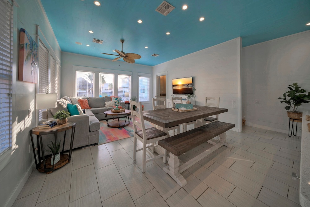 Seahorse Cove by Avantstay Pool Access by Beach