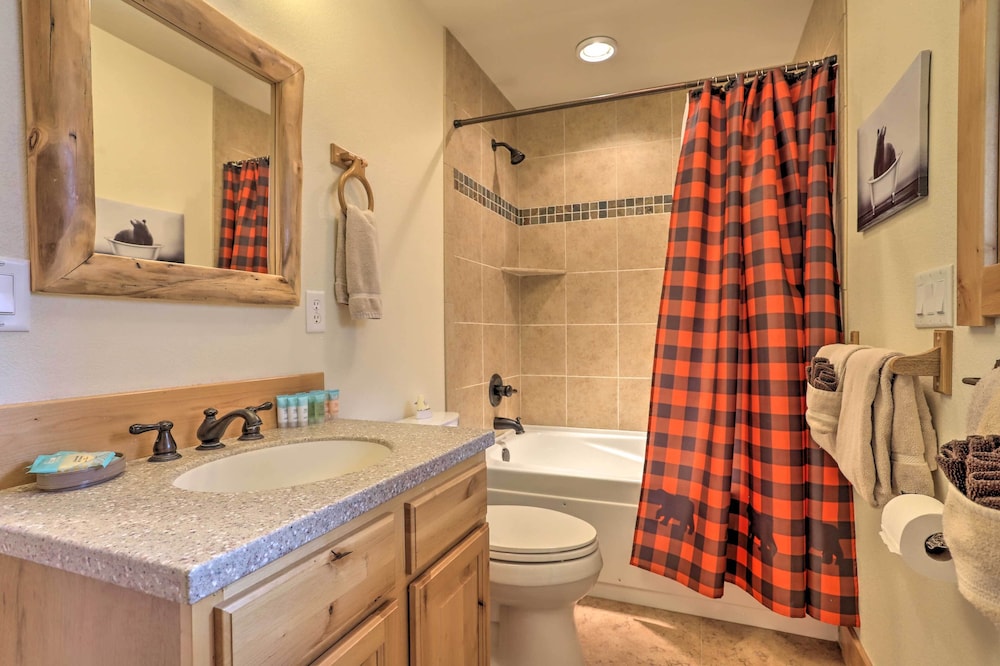 Estes Park Home w/ Grill < 1 Mi to Stanley Hotel! - Property Image 2