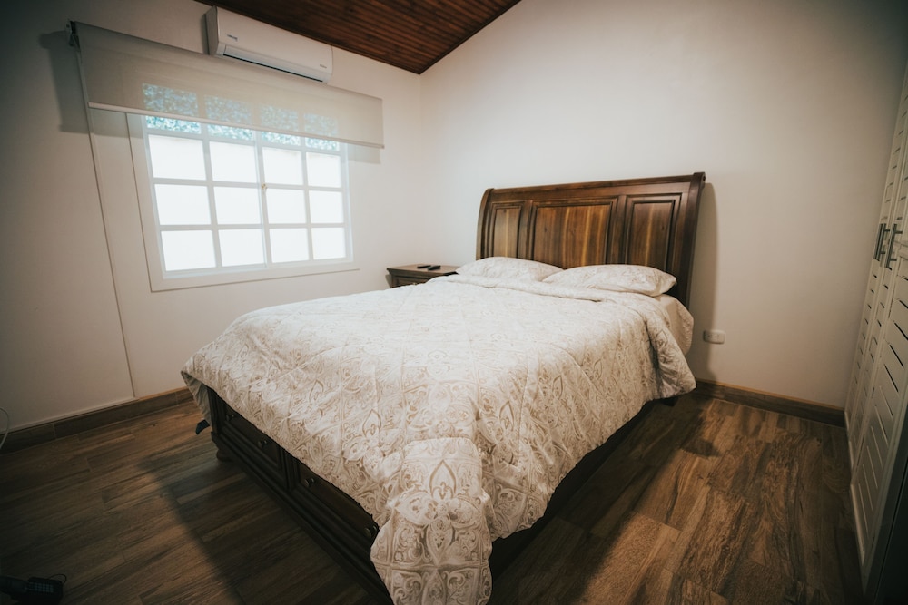 BEACH HOUSE LUXURY view 4
