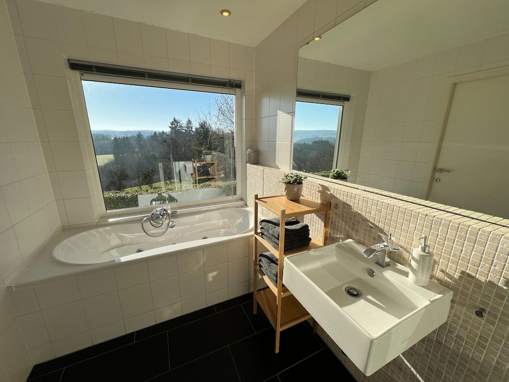Spacious Villa With Sauna