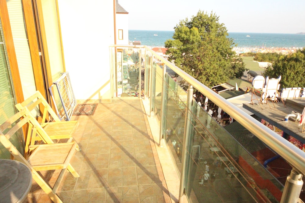 Menada Midia Apartments