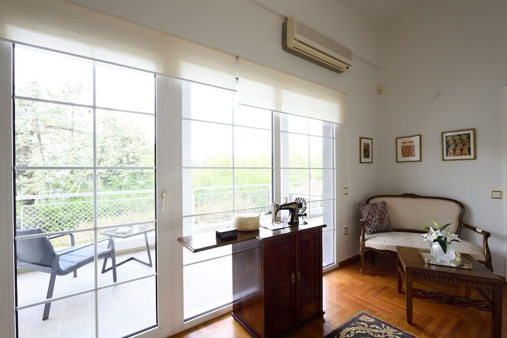 Escape Villa in Melissochori