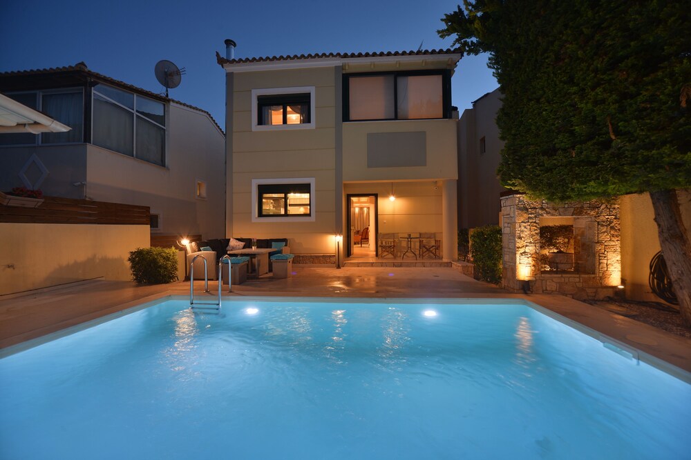 Elegant Villa by B&E photo 2
