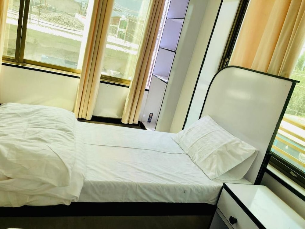 Burj Baltistan Intl Guest House view 5