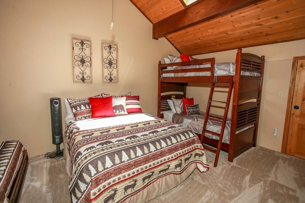 The Lodge At Snow Summit 6 Bedroom Residence by RedAwning