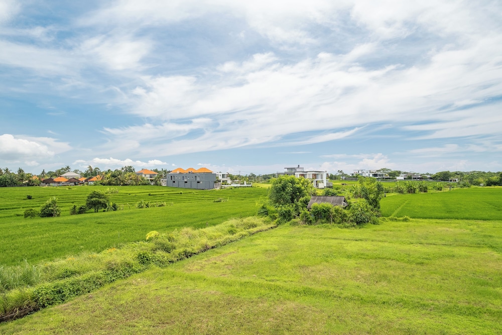 Serene Tropical 2BR Villa in Nyanyi with Private Pool