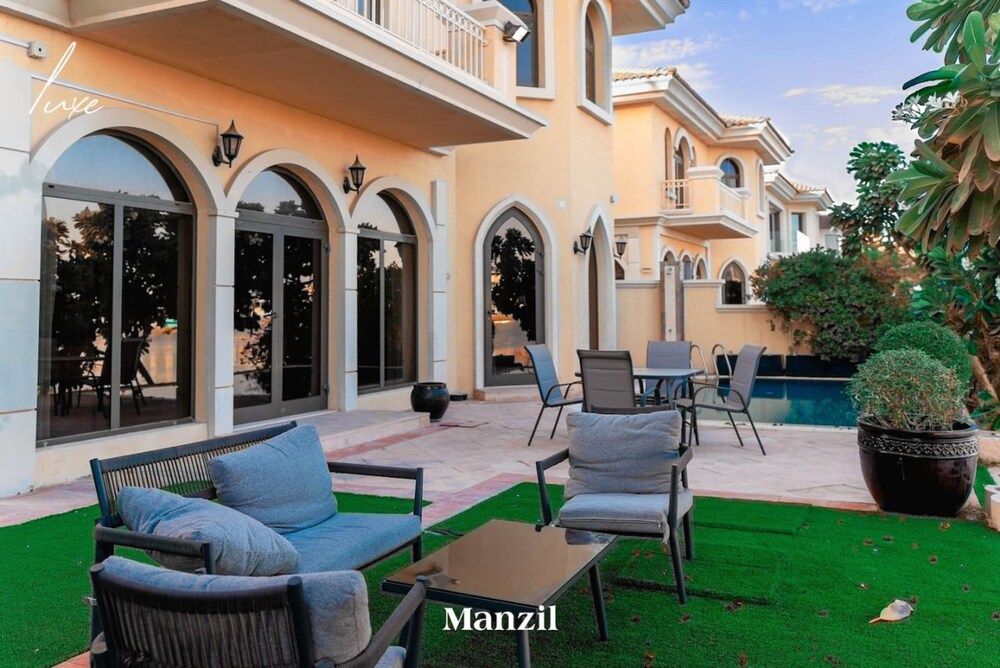 Luxury Private Pool Villa w Pvt Beach on Palm