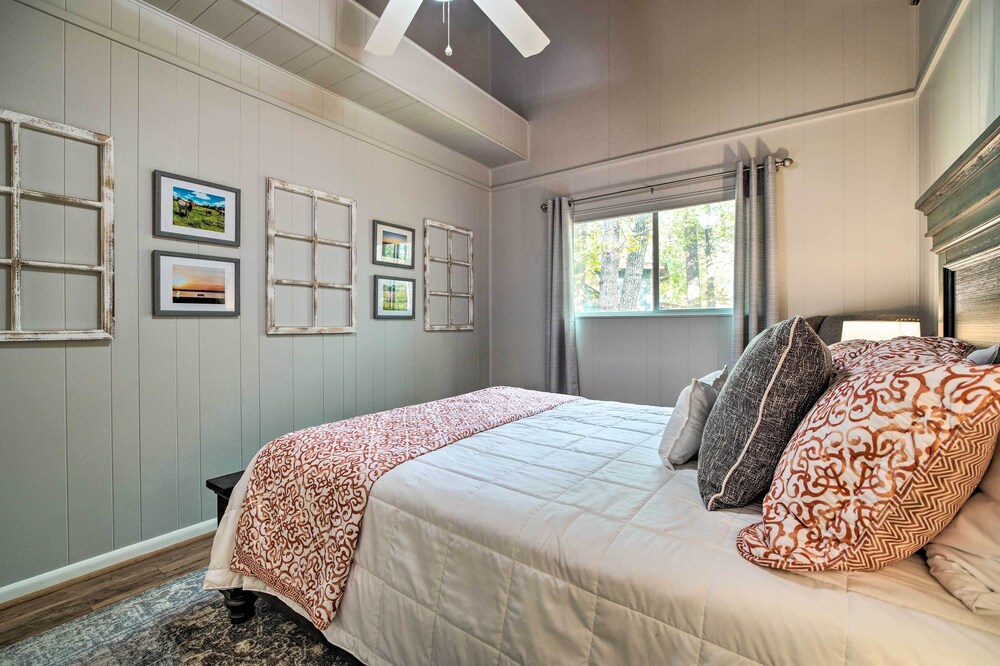 Cape Royale Cottage w/ Fire Pit & Water Views view 5