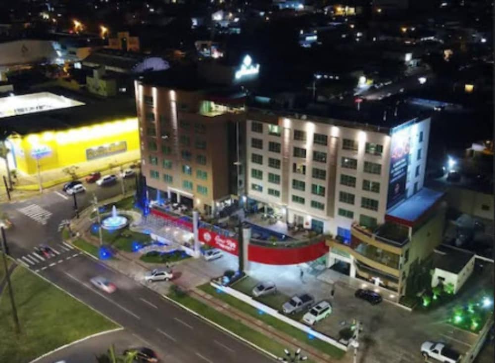Grand Park Hotel