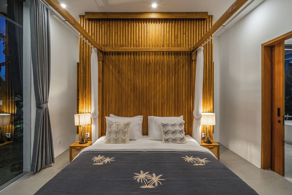 Villa Bedawang - 4BR Villa Seminyak