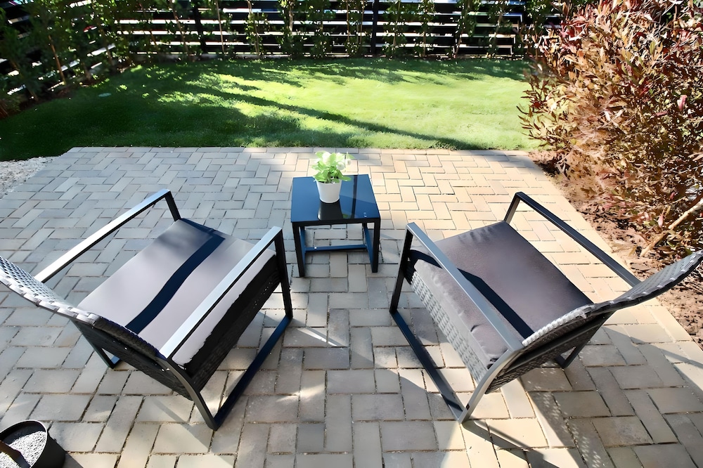 Los Angeles 3BR Villa Suites-FreeParking - Image 1