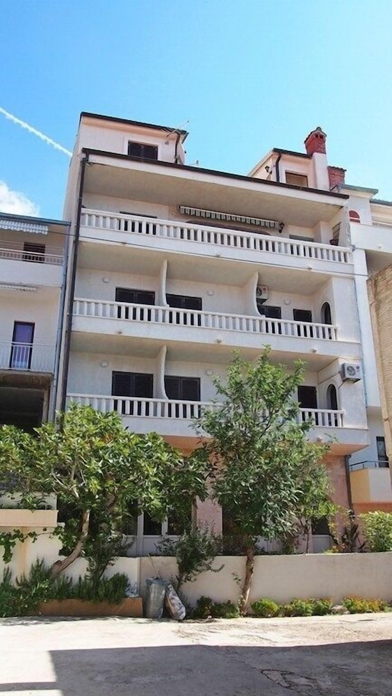 Prgo - Spacious With View & Parking - A2 1. kat view 3