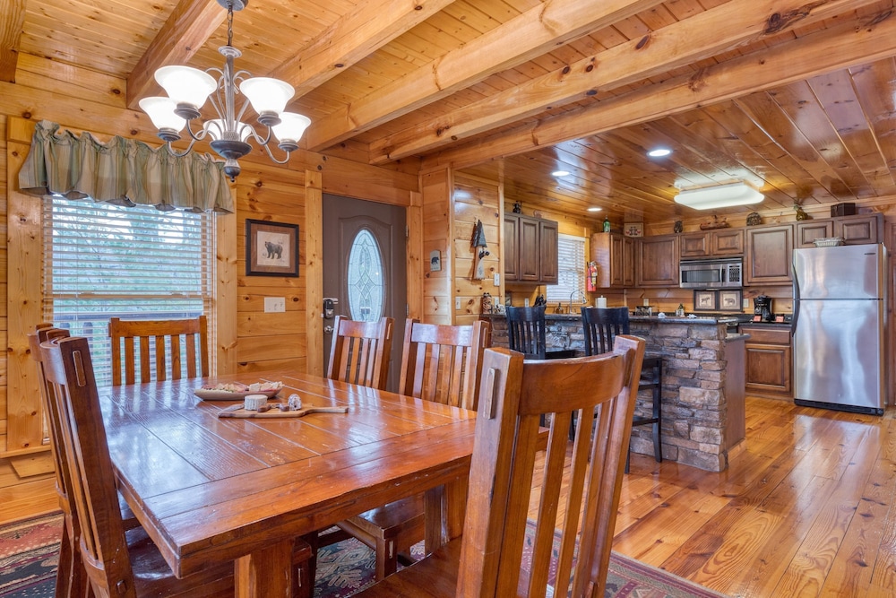 Anne s Place Cozy Cabin With Hot Tub Games Near Dollywood Attractions