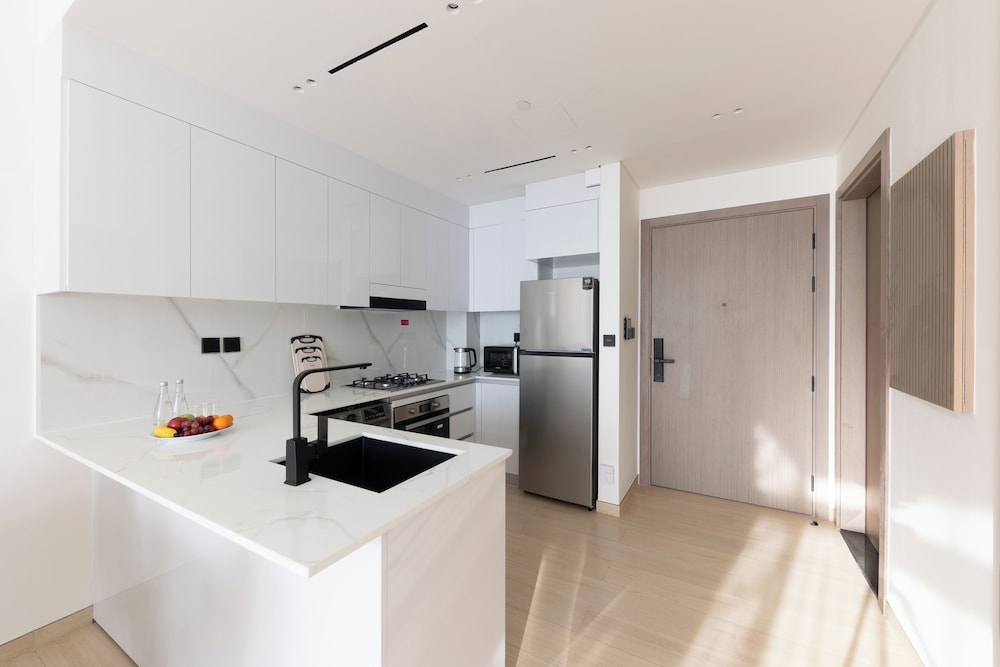 Cozy 1BR in Binghatti Emerald