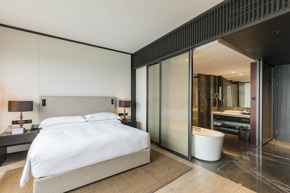 Hilton Ningbo Dongqian Lake