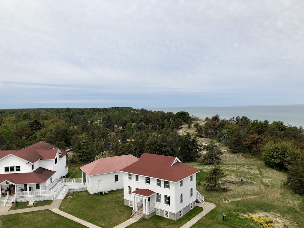 Lockview Motel