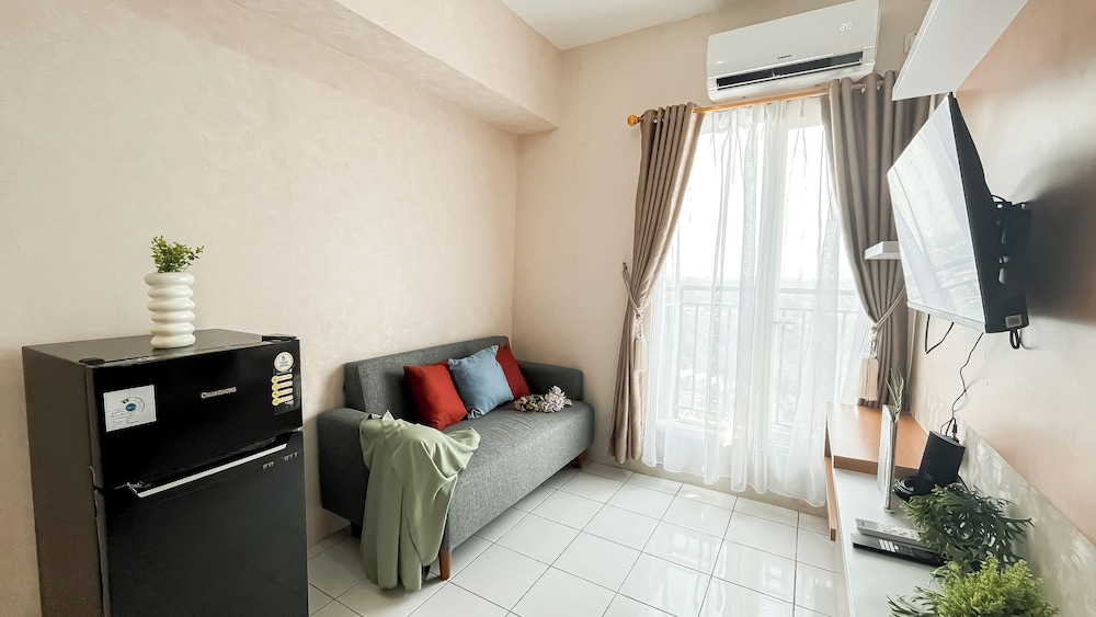 Minimalist 2Br Apartment At Podomoro Golf View