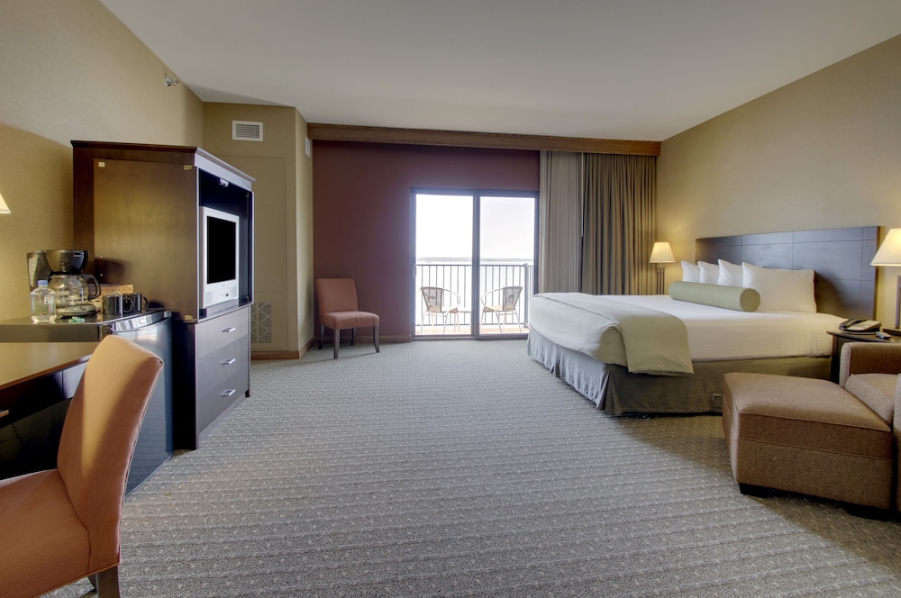 King's Pointe Waterpark Resort - Property Image 38
