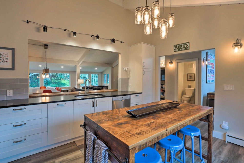 Modern Mountain Escape on Golf Course w/ Hot Tub! - Property Image 30