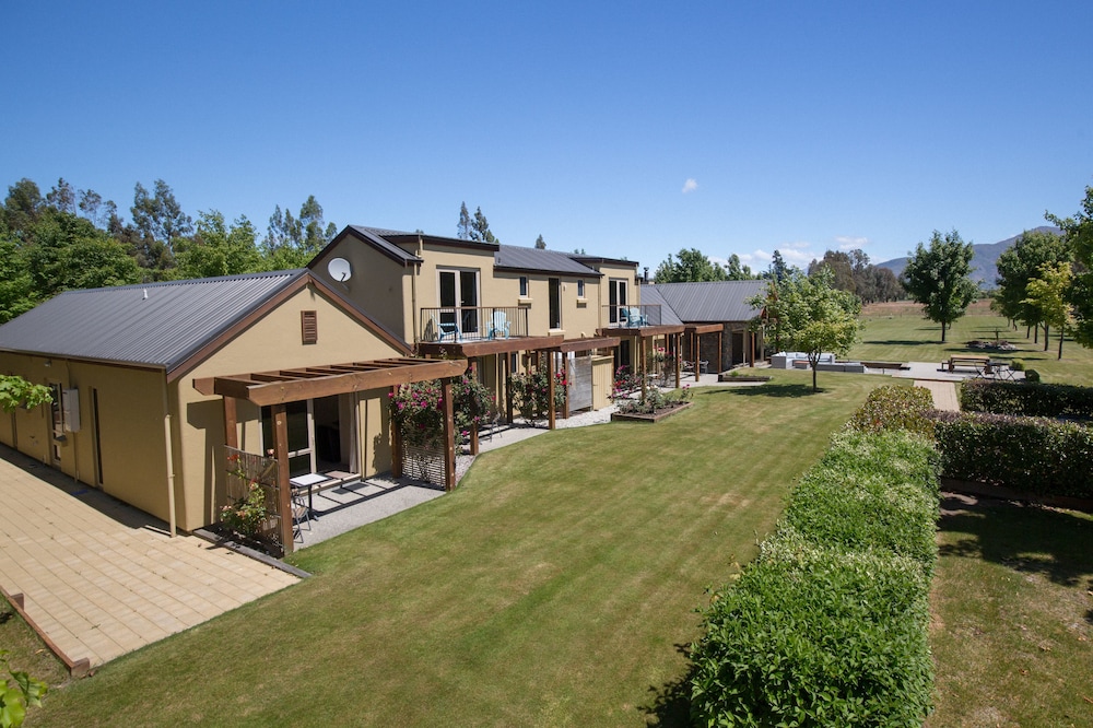 Maple Lodge