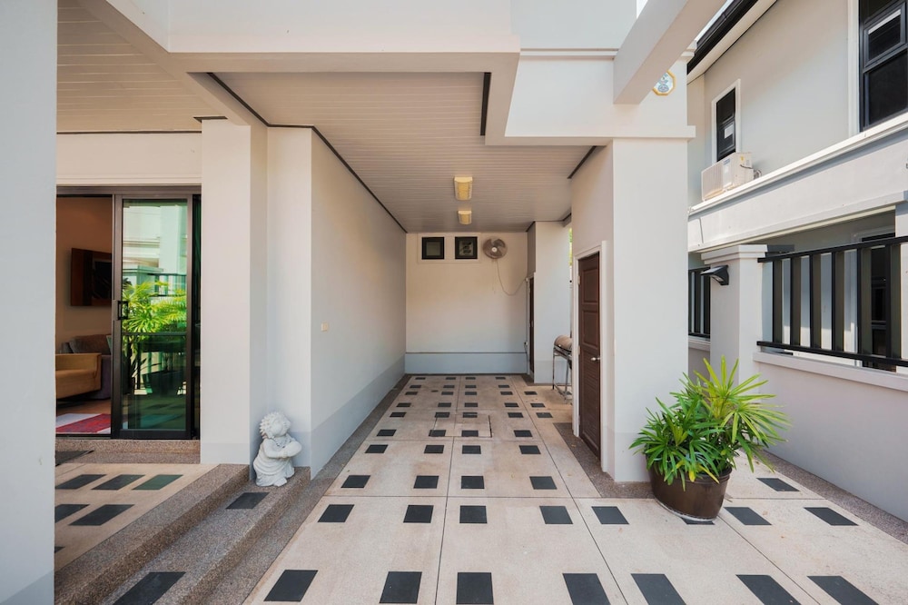 Patak 3 Bedroom Private Pool Villa