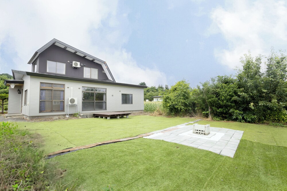 Gray house toya