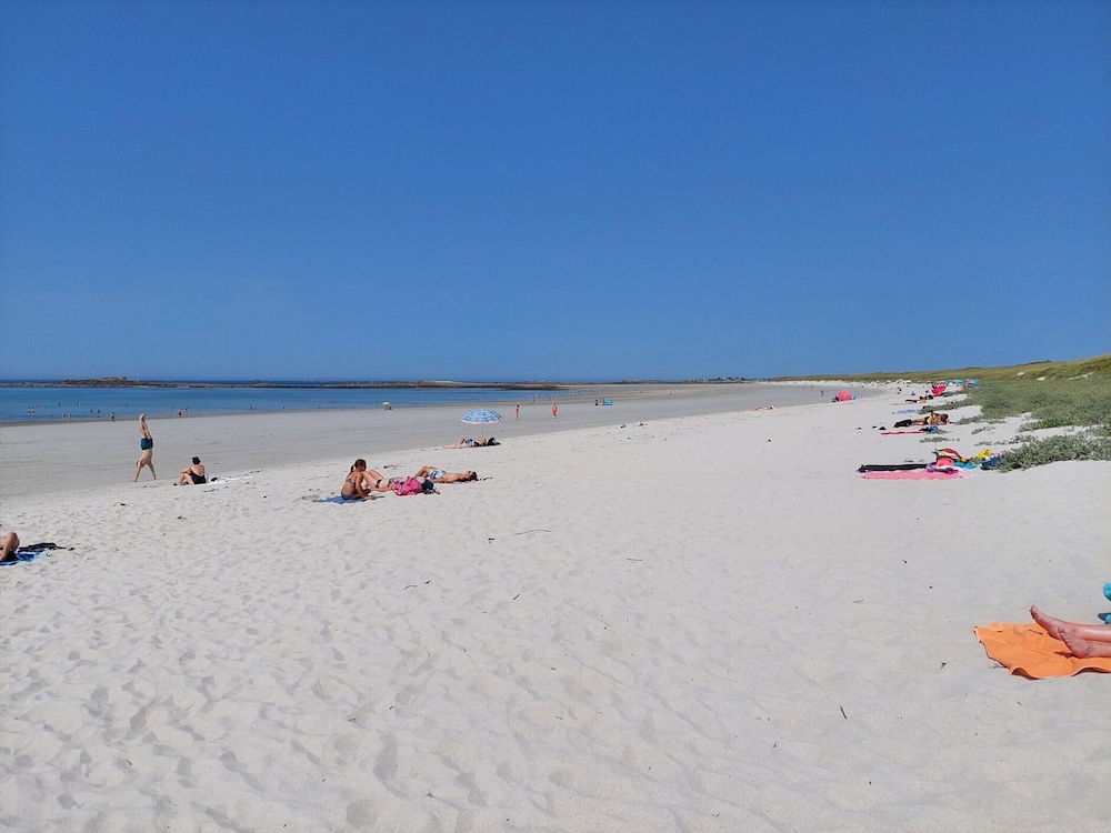 Beachfront Holiday Home in Guisseny