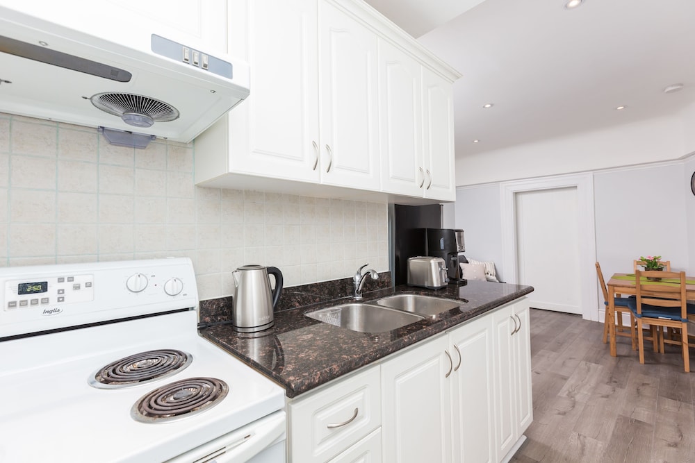 Applewood Suites - The CasaDupont