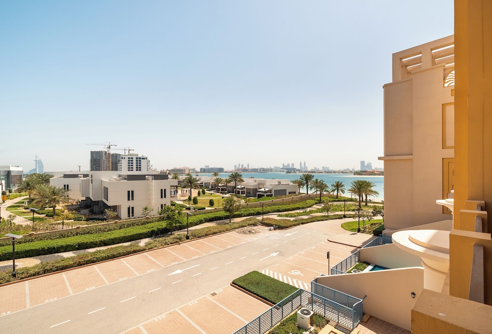 SIMPLY COMFORT Amazing BeachFront Apartments near Atlantis Waterpark