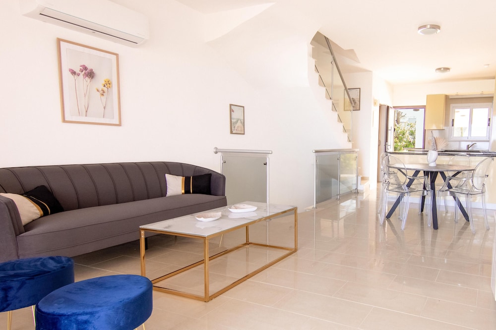 Phaedrus Living Beachfront Villa Merenda