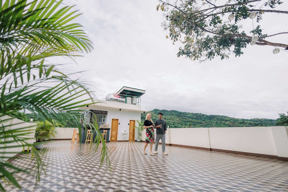 LOBOC RIVERSIDE INN and RESTAURANT