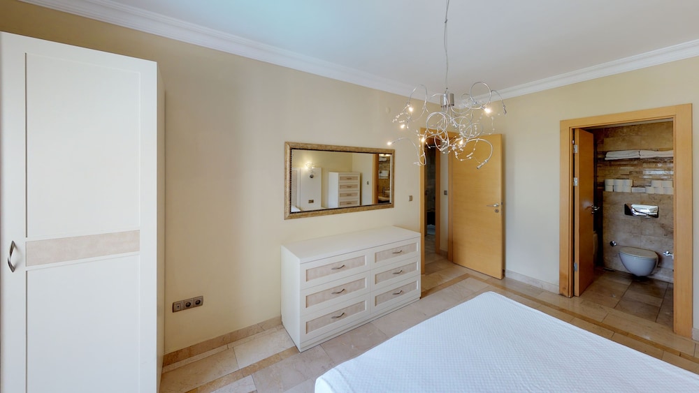 Goldcity Holiday Homes view 5