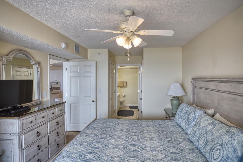 Ashworth 703 3 Bedroom Condo by Redawning view 4