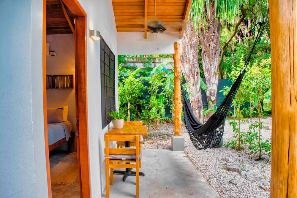 Casa Bonita - 5BR With Pool Walk to Beach