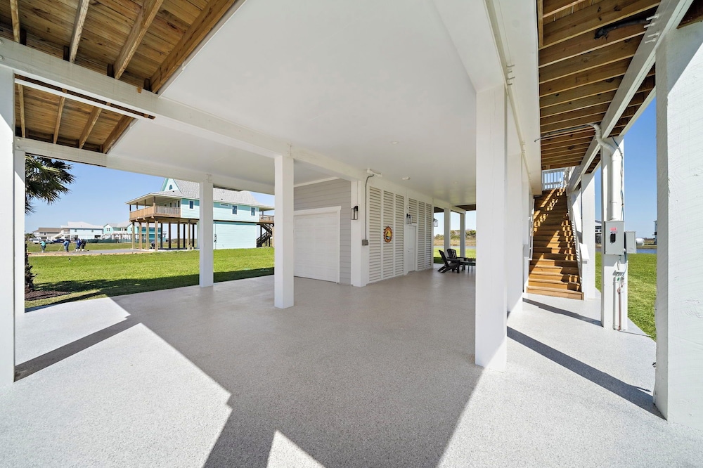 Pelican Perch by Ryson Vacation Rentals