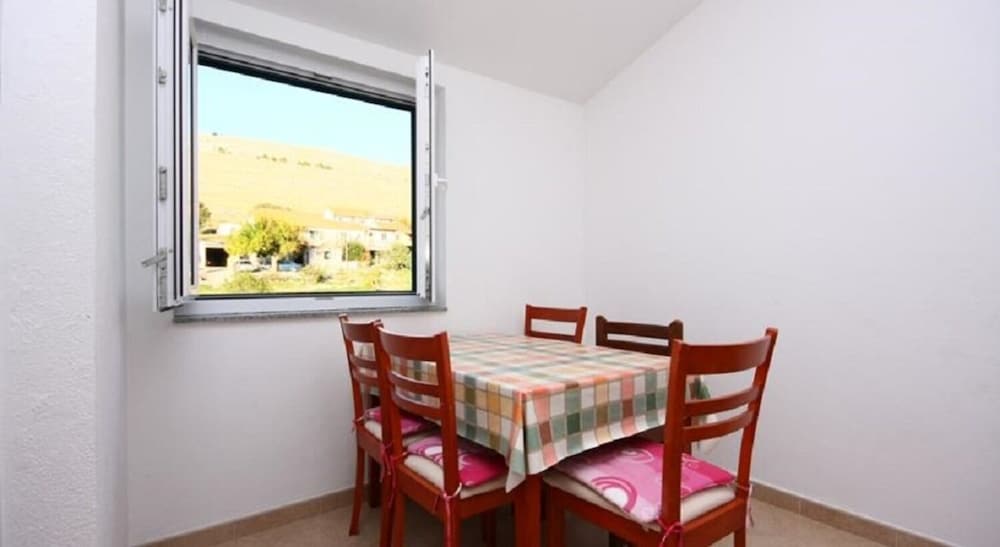 Per - Comfortable Family Apartments - A2 view 2