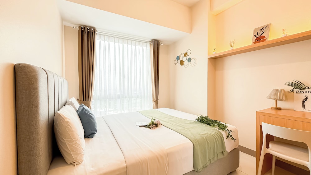 White Toned Style 2Br Tokyo Riverside Pik 2 Apartment