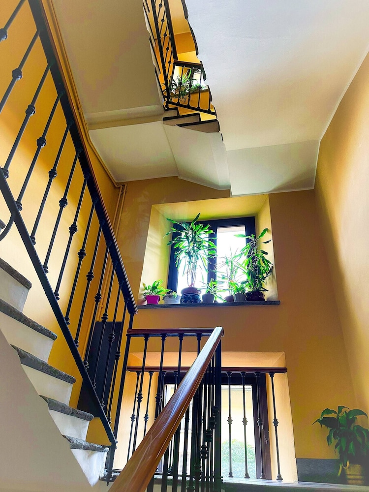 Chic & Green Penthouse - Domotic Comfort in Milans Trendy Nightlife District