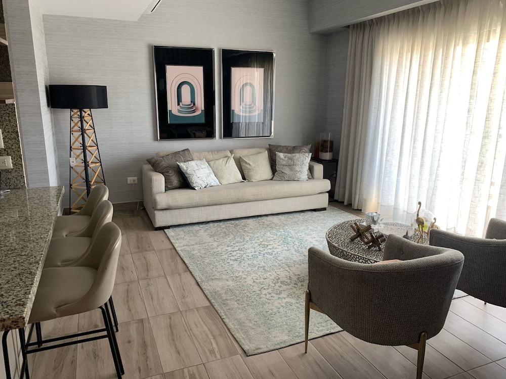 Breakfast Included Regatta Living II 504