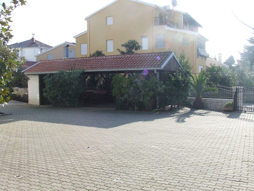 Photo 33
