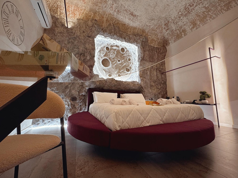 Corona Suite