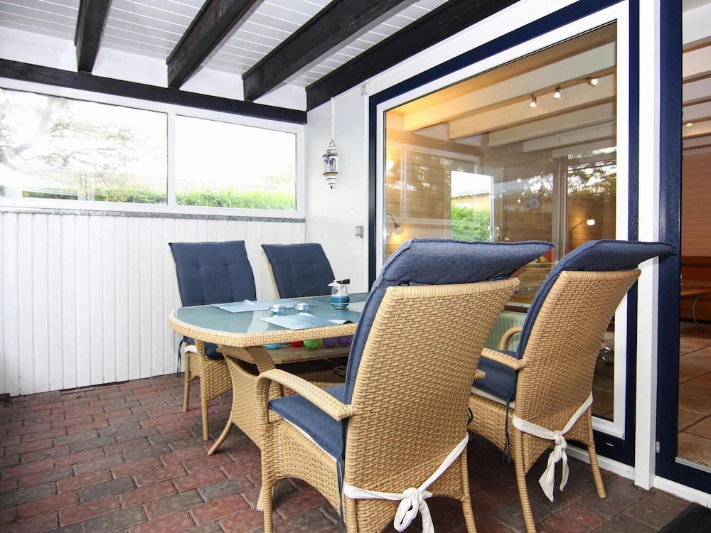 Bungalow in Warwerort Near Wadden Sea Park