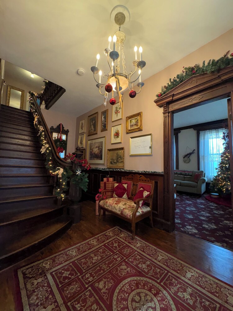 The Vine Bed & Breakfast LLC