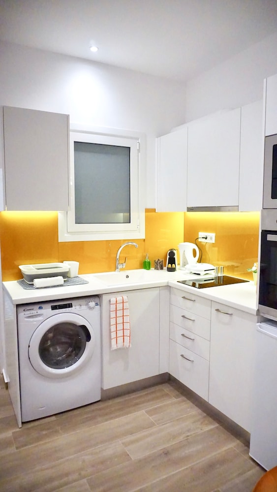 Spacious Peaceful Studio with Garden Patio photo 5